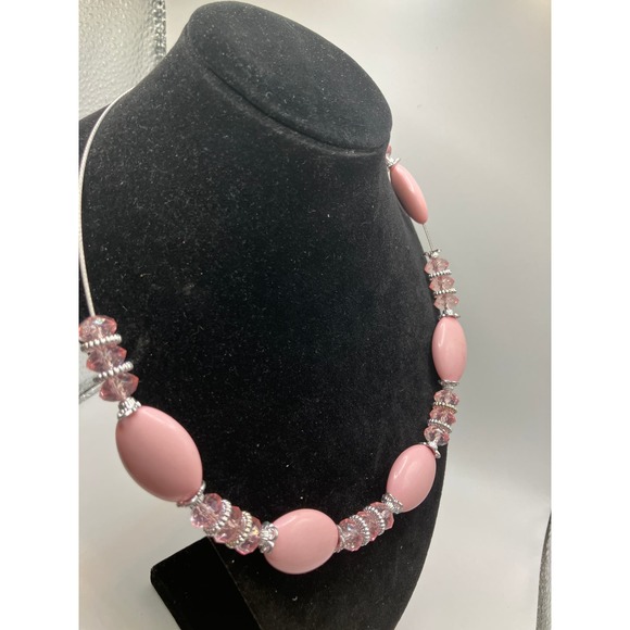 Pink Beaded Crystals Silver-Tone Necklace! - Picture 3 of 9